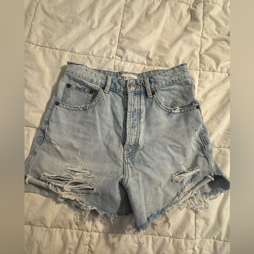 Zara high waisted denim ripped shorts size 4
